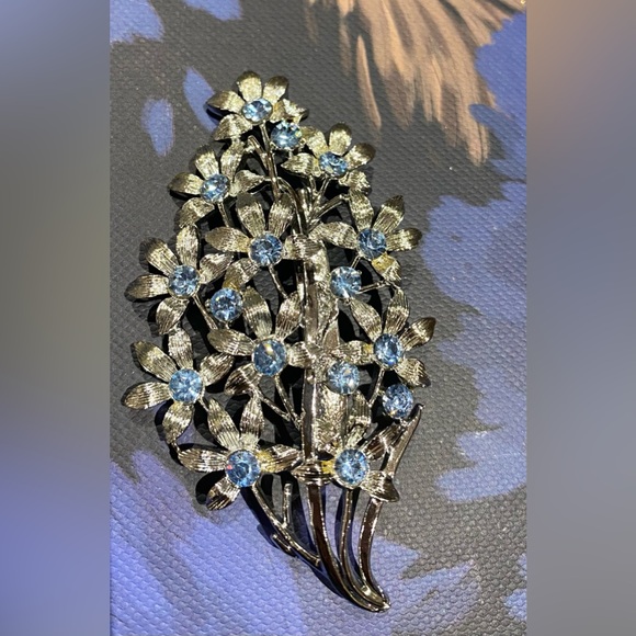 Vintage blue flower brooch - Picture 3 of 3
